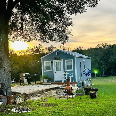 Tiny House - Our Little Piece Of Paradise Lakehills Bagian luar foto