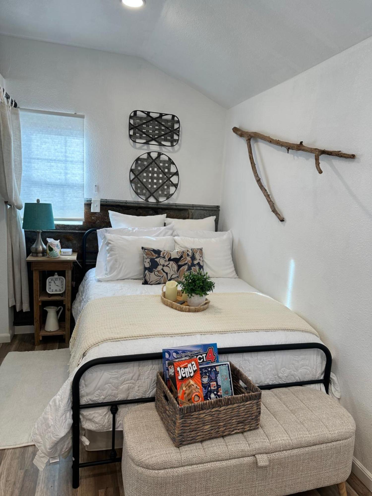 Tiny House - Our Little Piece Of Paradise Lakehills Bagian luar foto