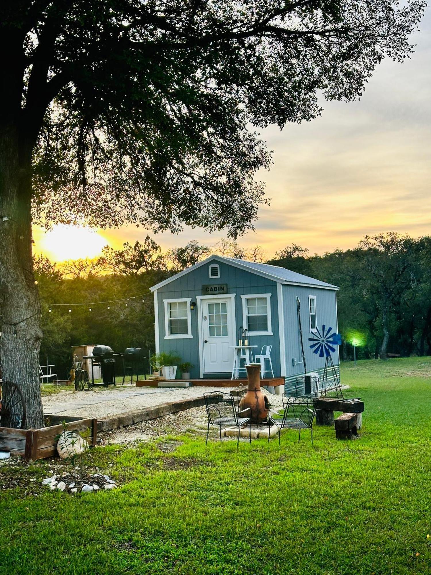 Tiny House - Our Little Piece Of Paradise Lakehills Bagian luar foto