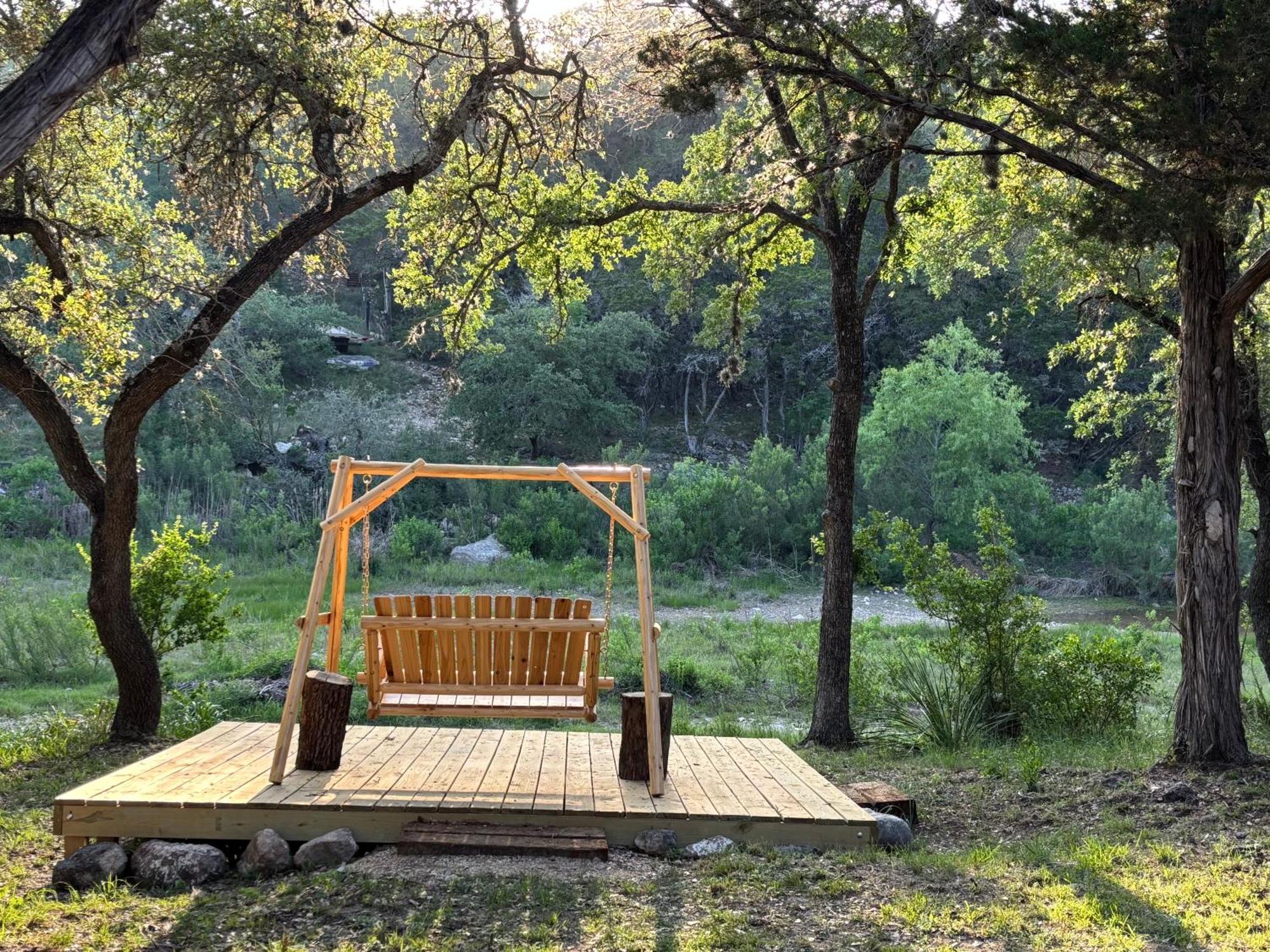 Tiny House - Our Little Piece Of Paradise Lakehills Bagian luar foto