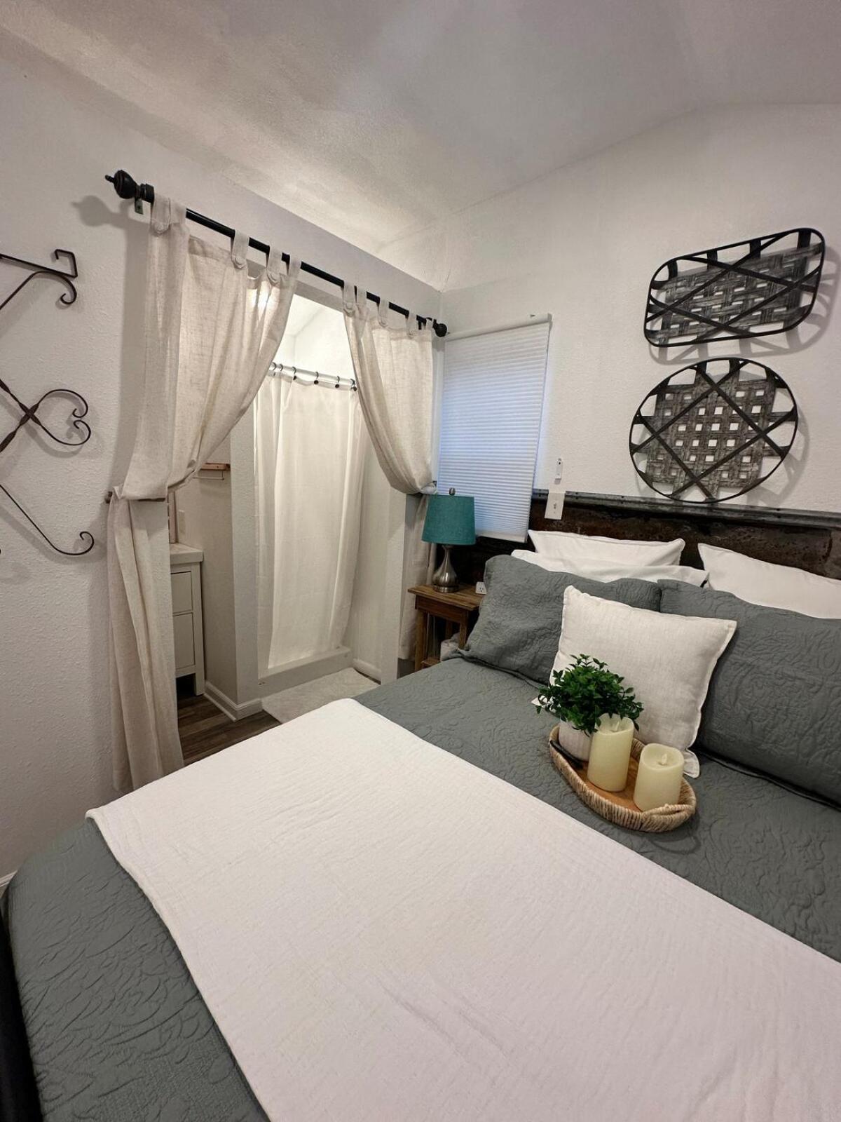 Tiny House - Our Little Piece Of Paradise Lakehills Bagian luar foto
