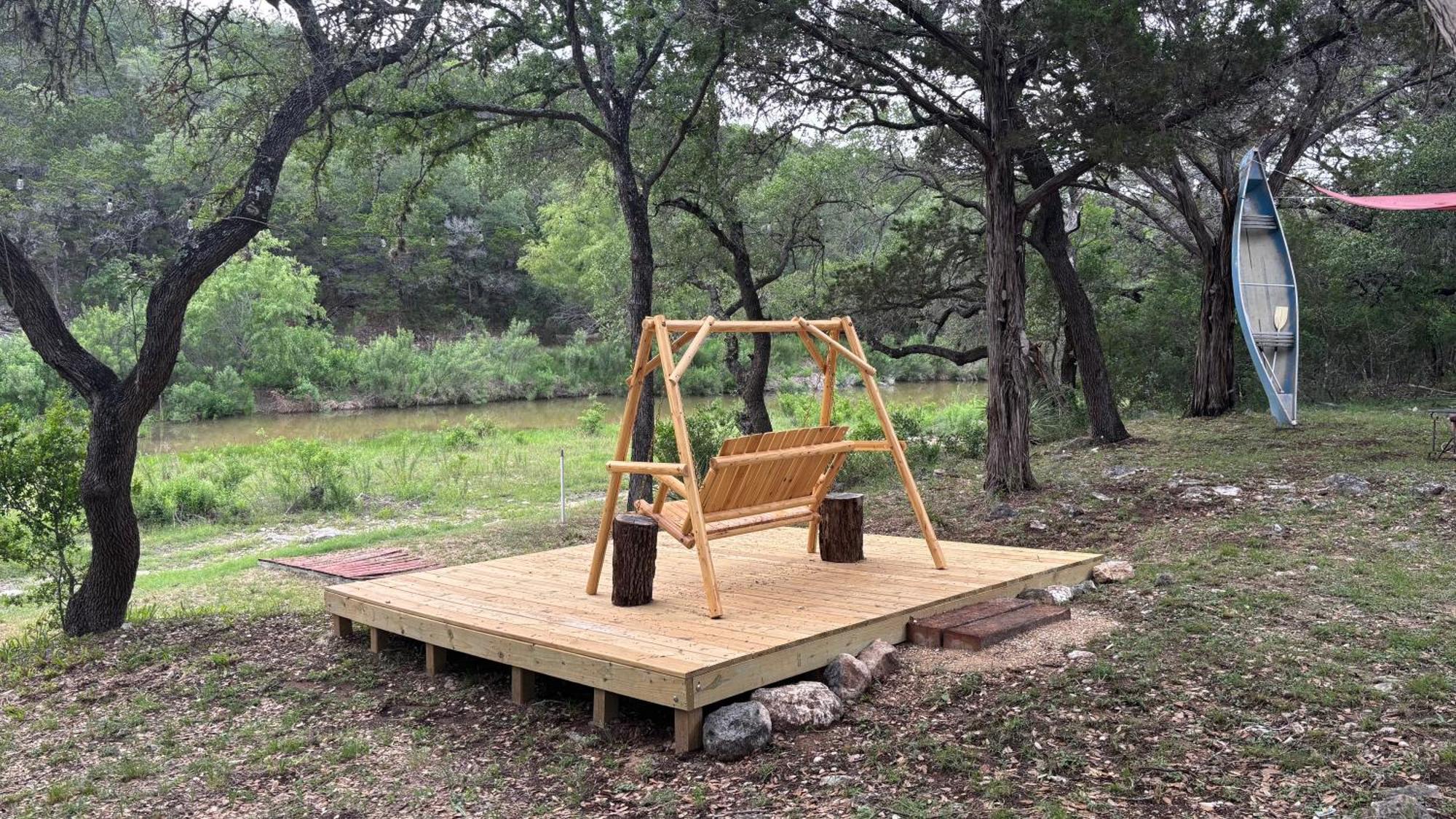 Tiny House - Our Little Piece Of Paradise Lakehills Bagian luar foto