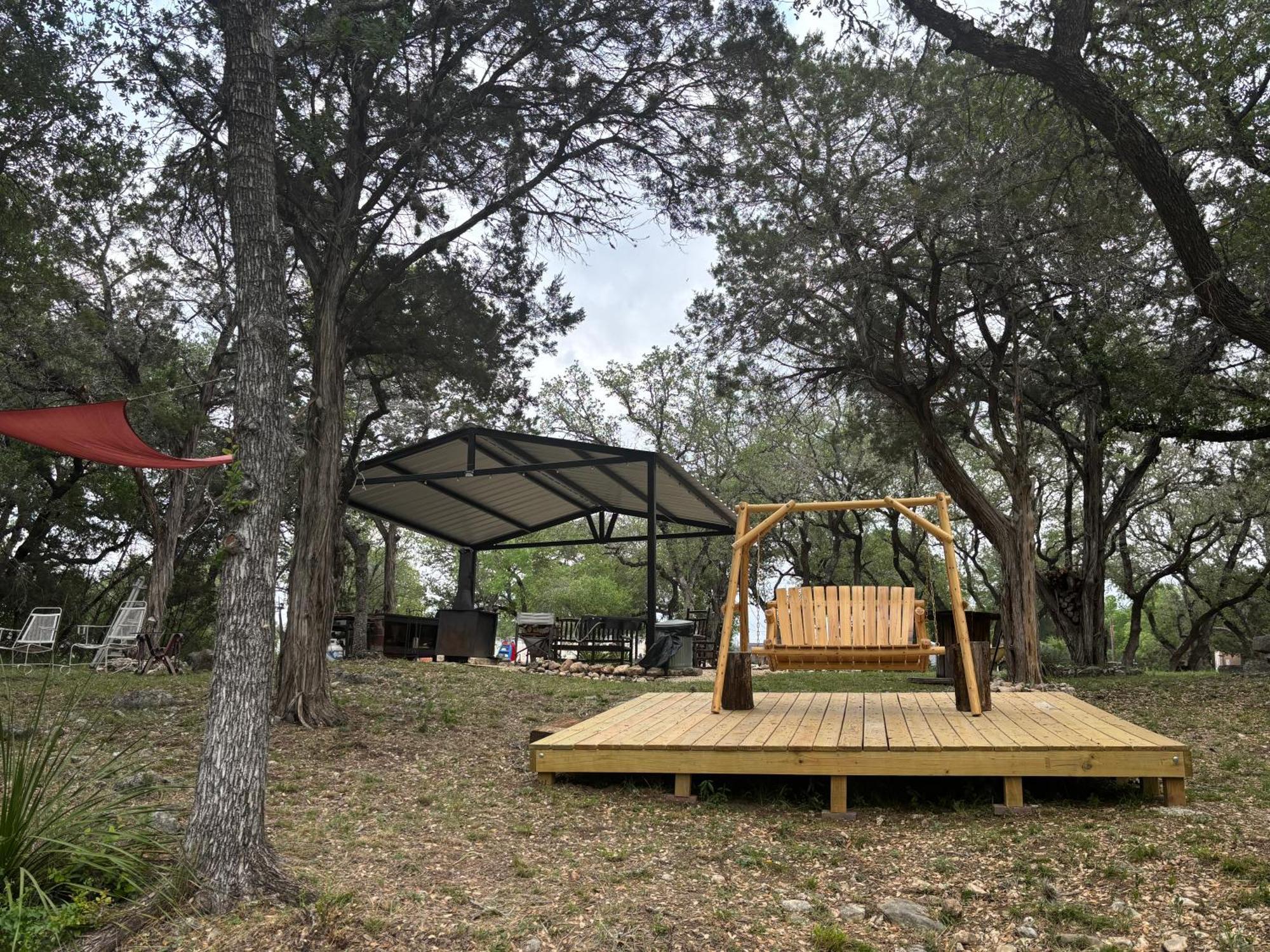 Tiny House - Our Little Piece Of Paradise Lakehills Bagian luar foto